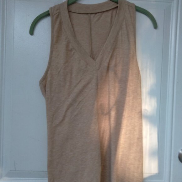 BEIGE V-NECK TANK TOP SLEEVELESS TOP SIZE MEDIUM RACERBACK - Picture 1 of 7